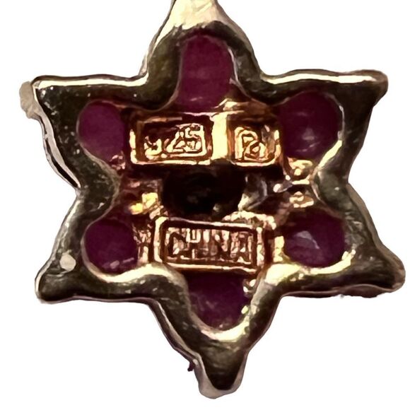 Genuine Ruby Rose Gold Plated Sterling Silver Flower Pendant Marked 925 - Picture 4 of 6